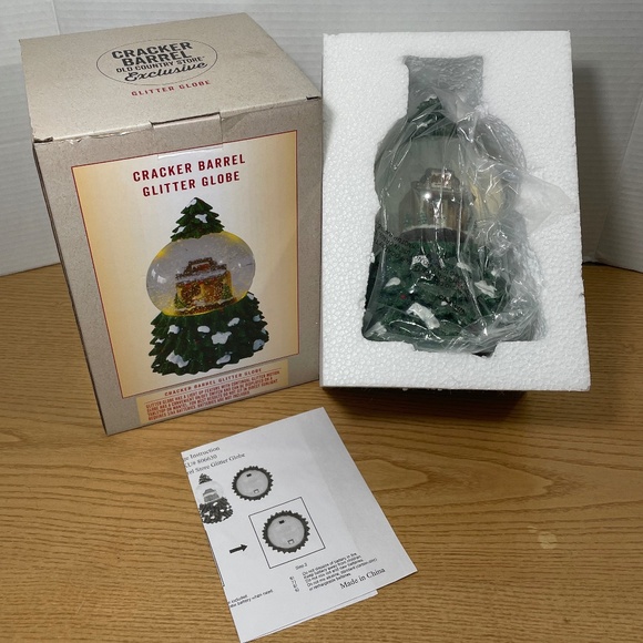 Cracker  Barrel Christmas Glitter Snow Globe Old Country Store Scene New *VIDEO* - Picture 1 of 17